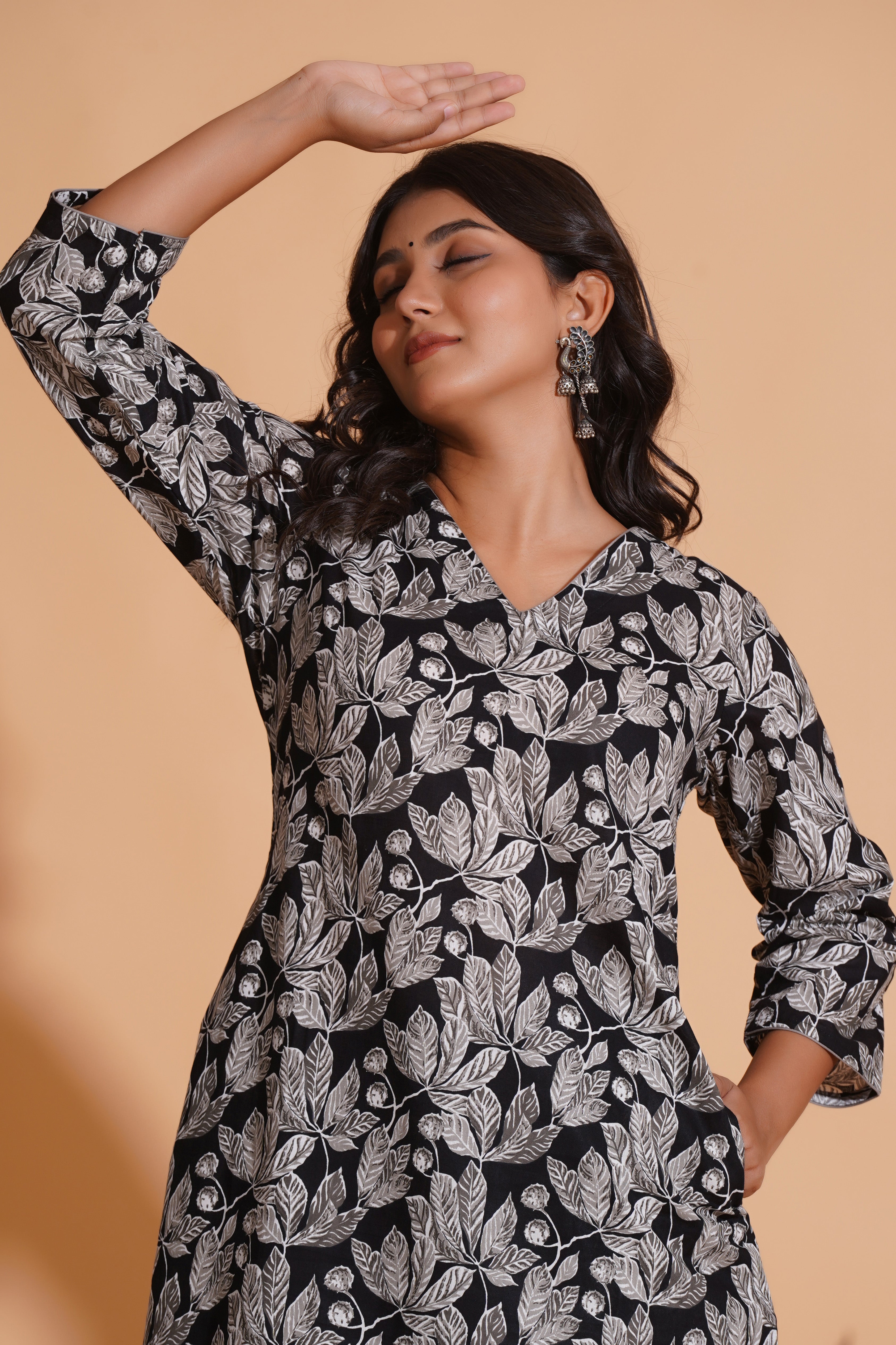 Monochrome Leaf Print Kurta Set