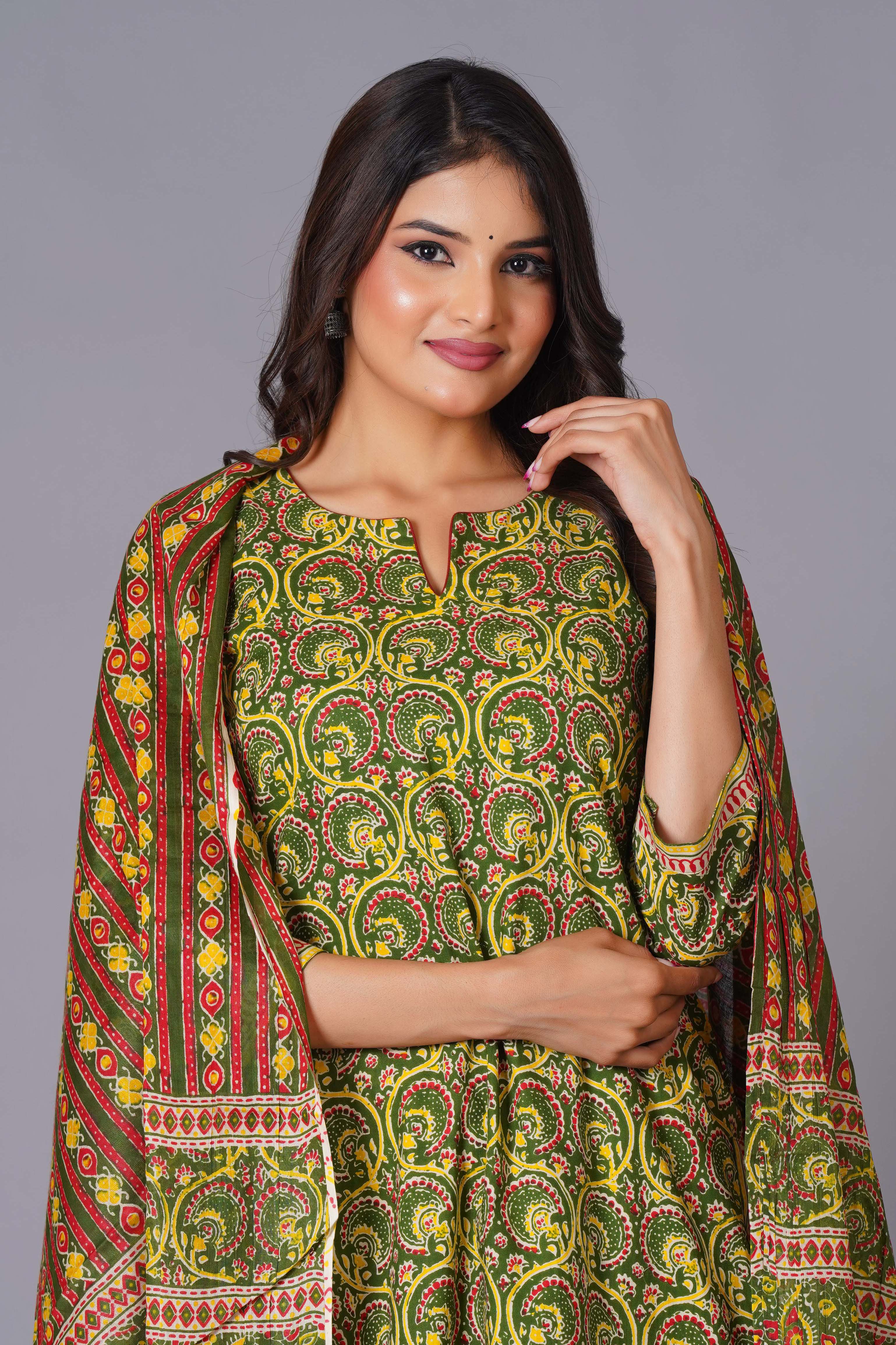 Verdant Paisley Heritage Print Kurta Set