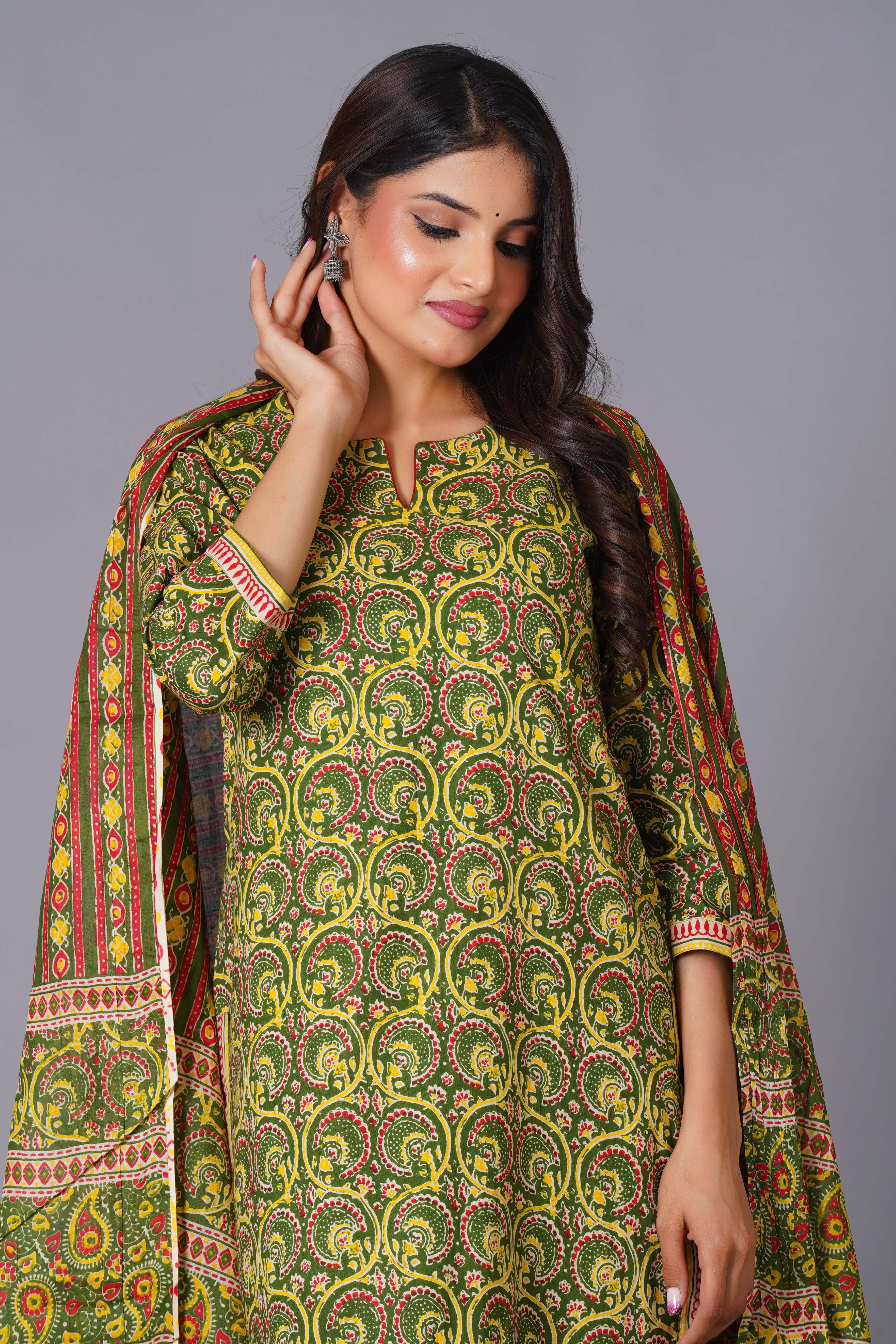 Verdant Paisley Heritage Print Kurta Set