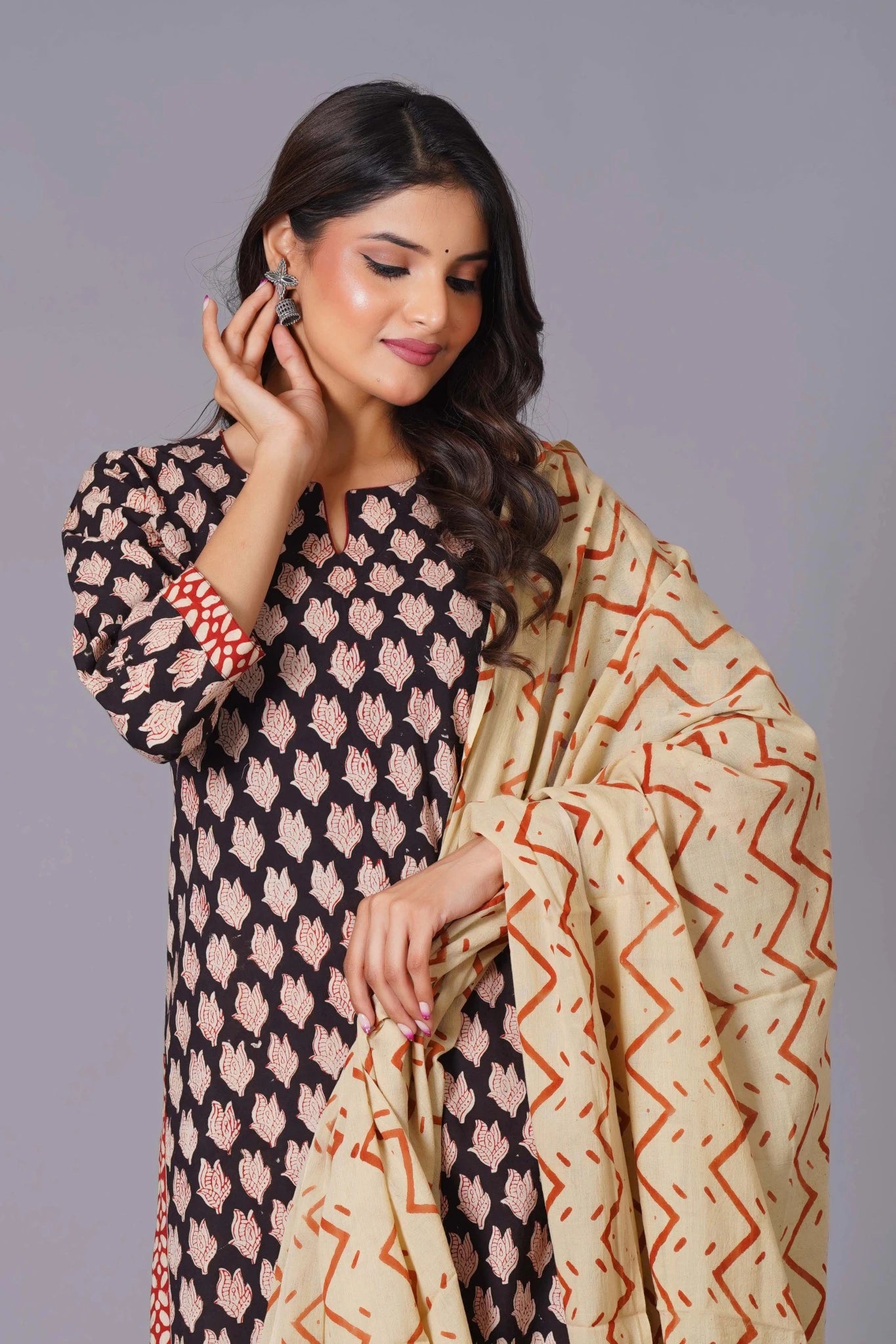 Noir Leaf Handblock Cotton Suit Set - Himdim Wear