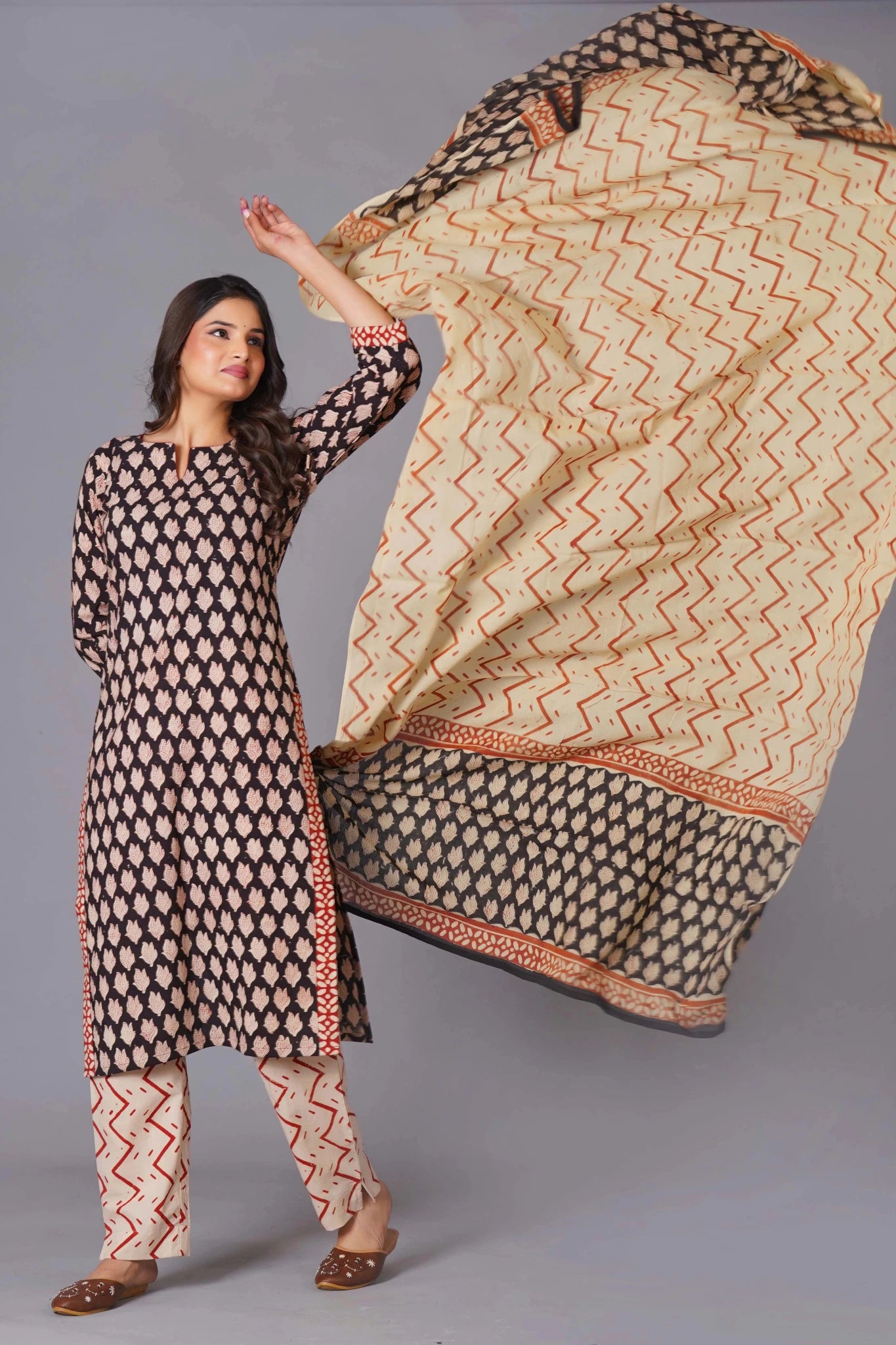 Noir Leaf Handblock Cotton Suit Set - Himdim Wear