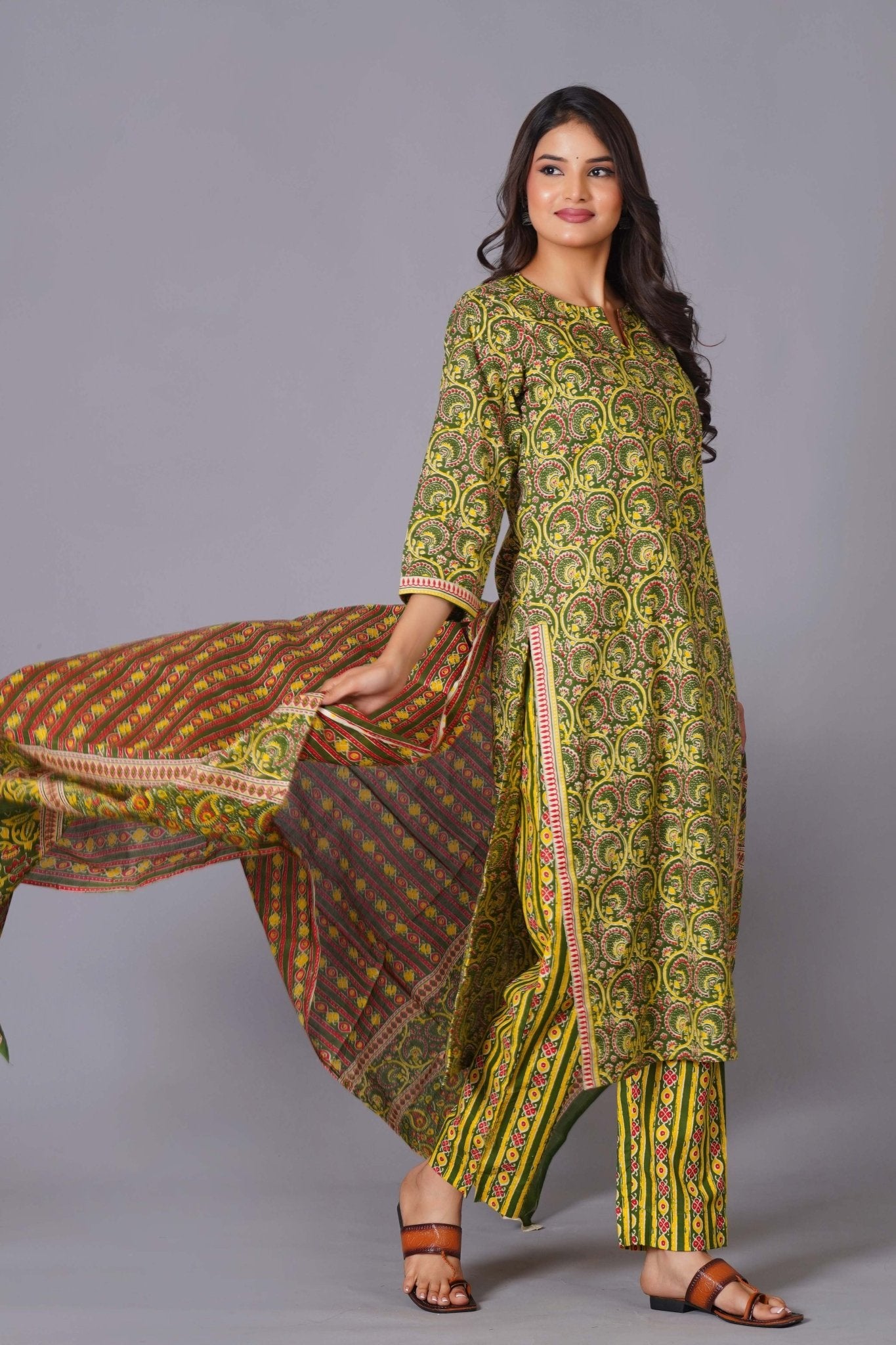Verdant Paisley Heritage Print Kurta Set - Himdim Wear
