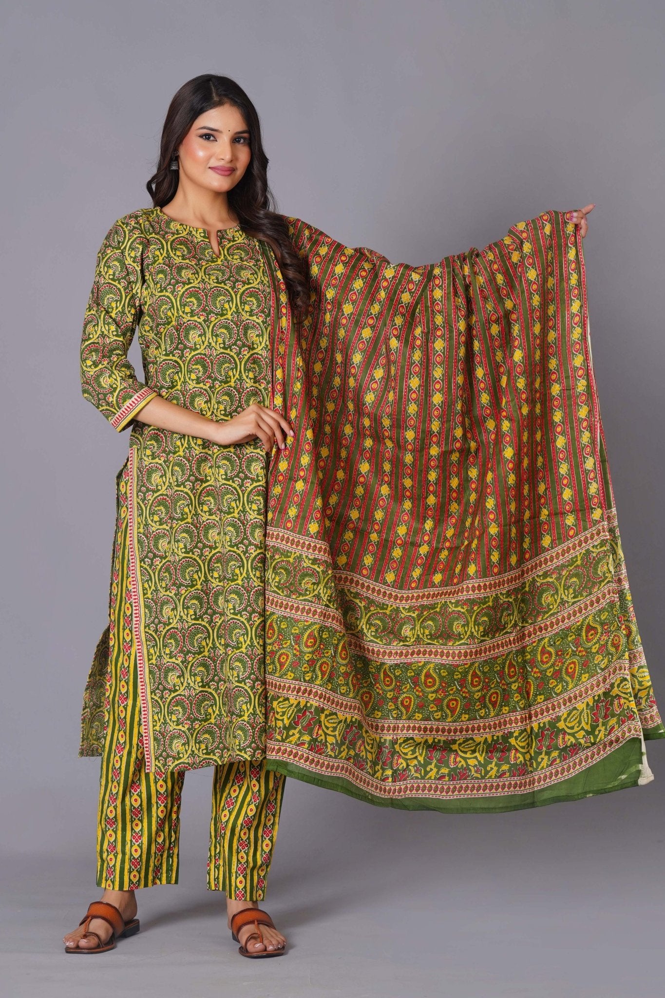 Verdant Paisley Heritage Print Kurta Set - Himdim Wear