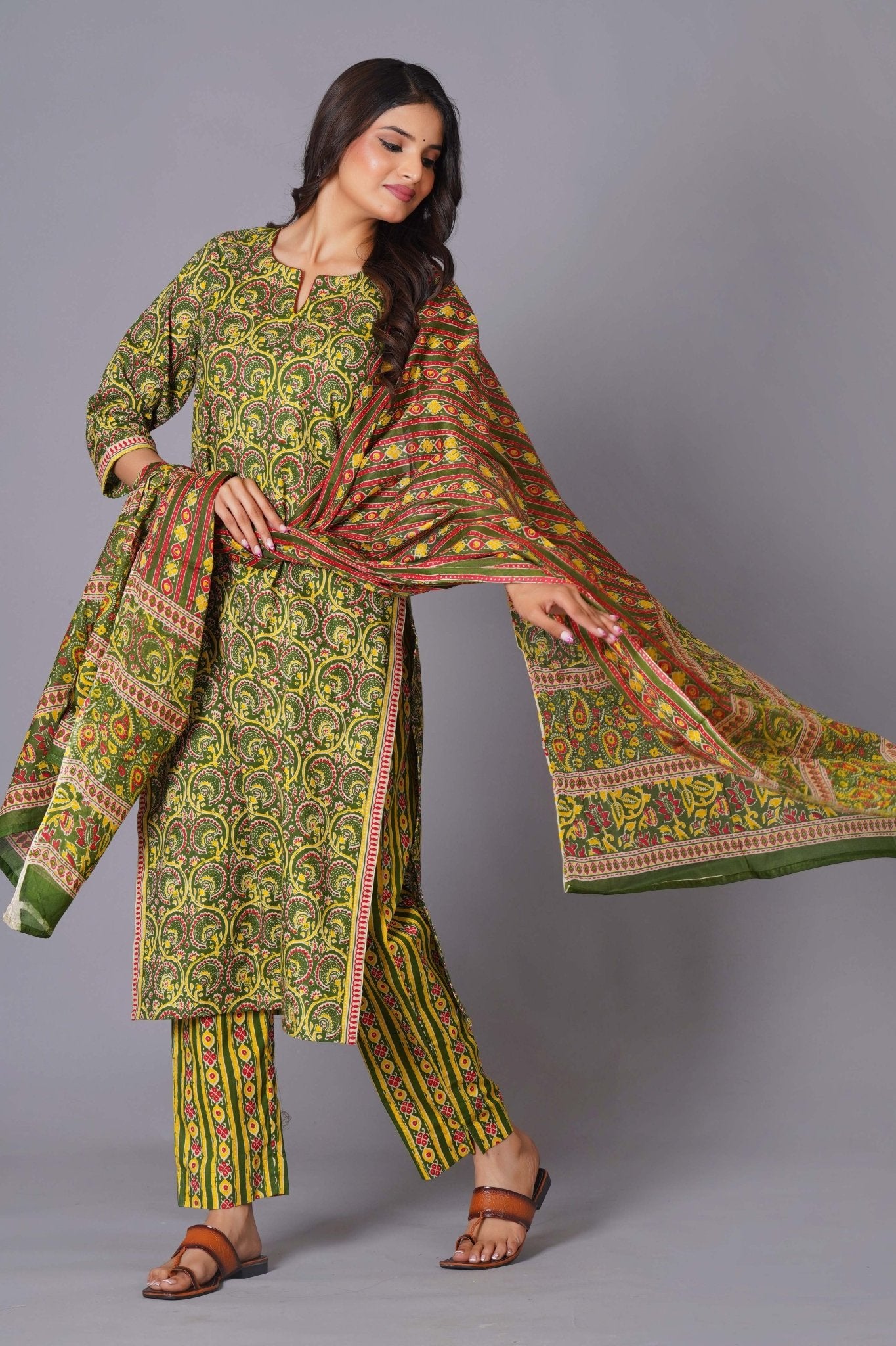 Verdant Paisley Heritage Print Kurta Set - Himdim Wear