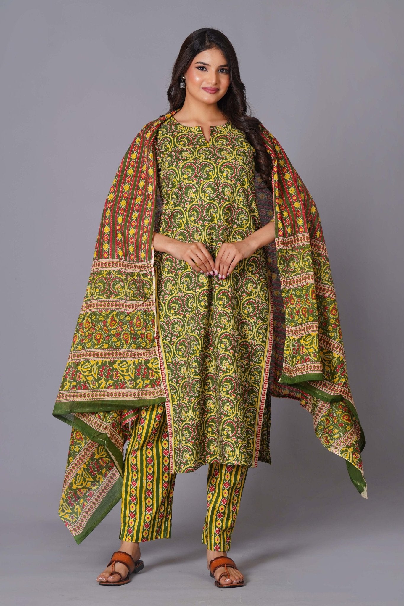 Verdant Paisley Heritage Print Kurta Set - Himdim Wear