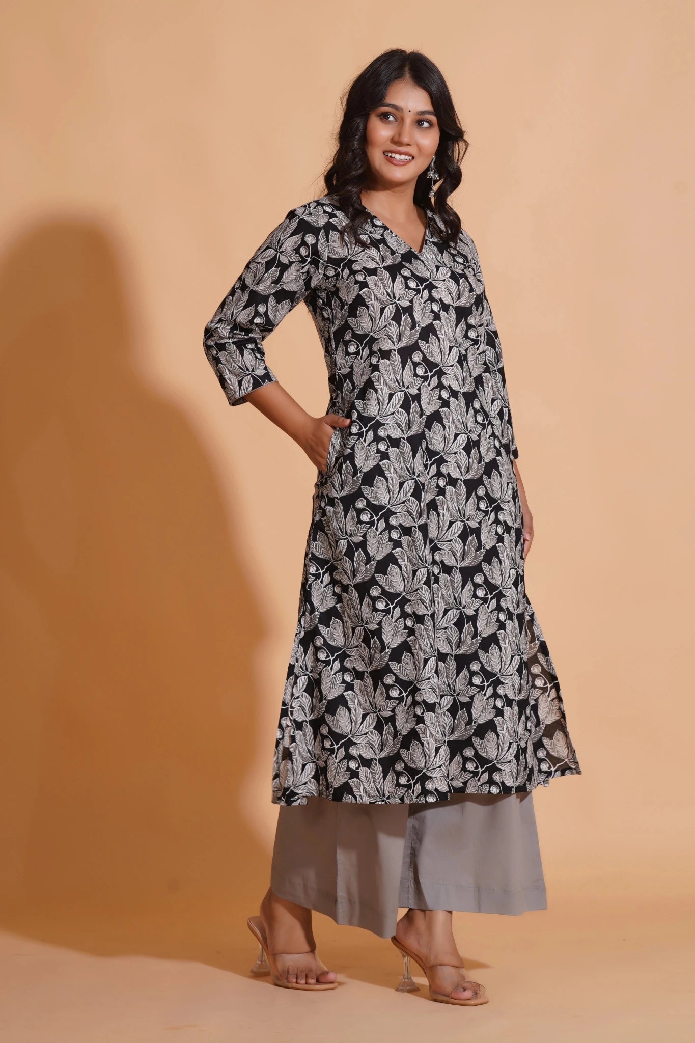 Women's Monochrome Leaf Print A-Line Kurta Set - Himdim Wear