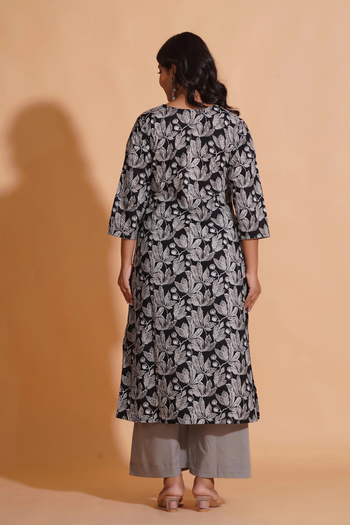 Women's Monochrome Leaf Print A-Line Kurta Set - Himdim Wear